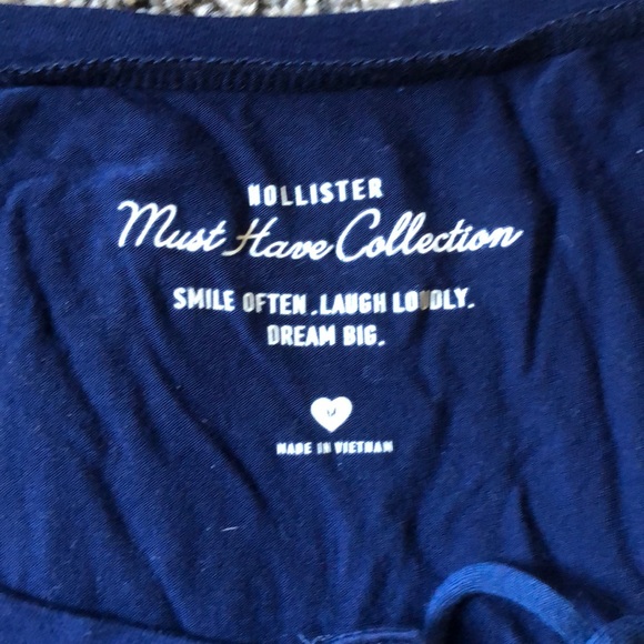 Hollister so soft shirt - Picture 3 of 3